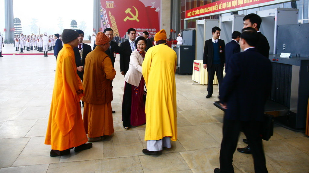 Đại hội Đảng có sự tham gia của nhiều tầng lớp nhân dân, tôn giáo trong cả nước - Ảnh: VIỄN SỰ
