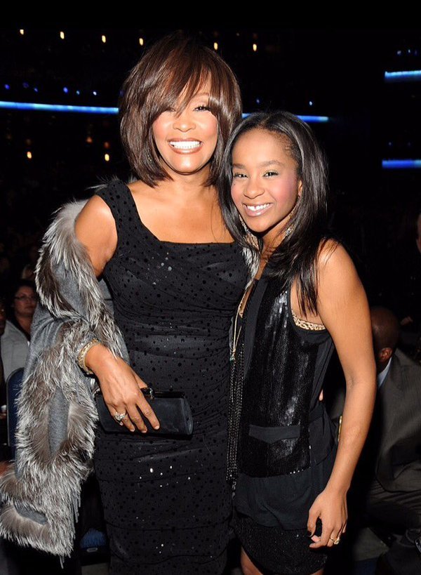 Whitney Houston và con gái - Ảnh: Wire Image