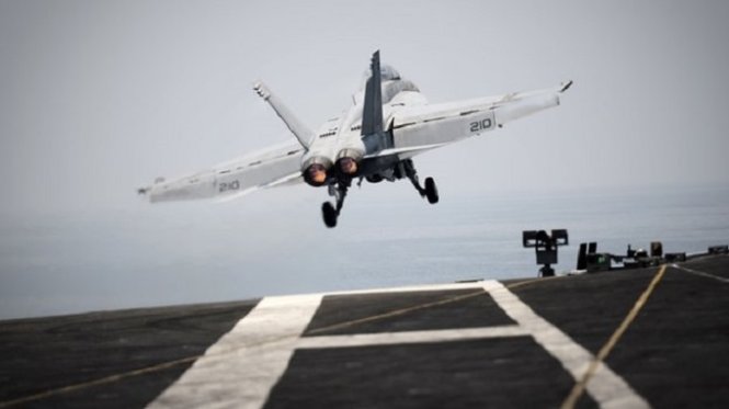 Mỹ tiếp tục các đợt không kích chống lại các tay súng IS ở Iraq - Ảnh: AFP