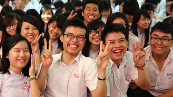 Nhiều ý kiến cho rằng Bộ GD-ĐT cần lắng nghe ý kiến của học sinh khi lựa chọn phương án cho một kỳ thi quốc gia. Trong ảnh: Học sinh lớp 12 Trường THPT Hùng Vương, Q.5, TP.HCM - Ảnh: Như Hùng