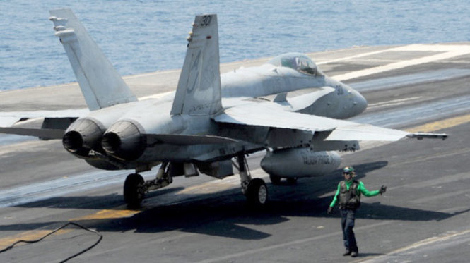 Một chiếc chiến đấu cơ F/A-18 Hornet của hải quân Mỹ - Ảnh: US Navy
