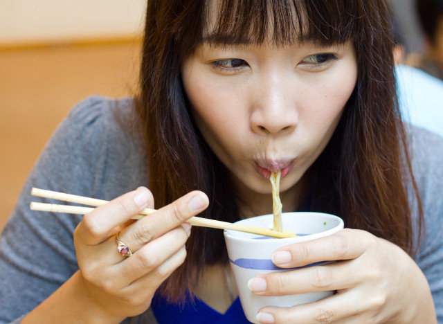 Người tiêu dùng Trung Quốc đau đầu với tình trạng thực phẩm gặp quá nhiều vấn đề -Ảnh: AFP