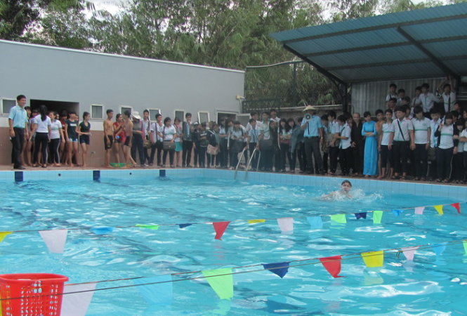 Hồ bơi Trường TH - THCS - THPT Trịnh Hoài Đức - Ảnh: T.H.Đ