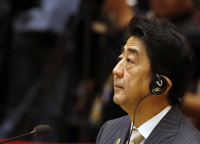 Ông Abe có thể sẽ giải tán hạ viện trong ngày mai - Ảnh: Reuters