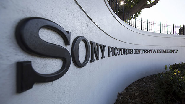 Hãng Sony Pictures đang rơi vào khủng hoảng vì vụ tấn công mạng - Ảnh: Reuters