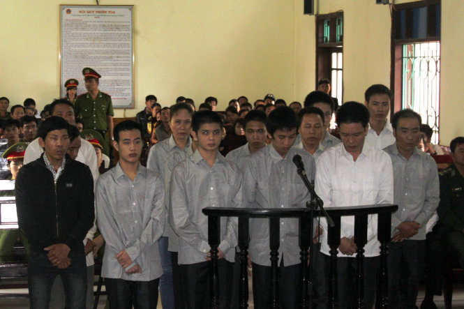 12 bị cáo trong vụ gây rối tại Hà Tĩnh đã bị phạt án tù - Ảnh: T.T