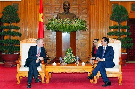 Thủ tướng Nguyễn Tấn Dũng và Đại sứ Hoa Kỳ Theodore Osius - Ảnh: VGP