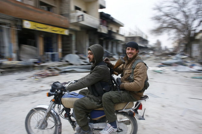 Chiến binh người Kurd ở Syria - Ảnh: Reuters