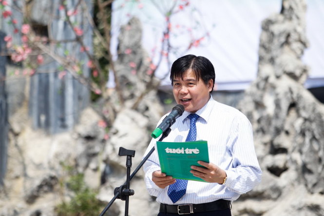 Ông Tăng Hữu Phong, phó tổng biên tập phụ trách báo Tuổi Trẻ phát biểu khai mạc ngày hội tháng 3 biên giới tại tỉnh Hà Giang năm 2015 - Ảnh: Nguyễn Khánh