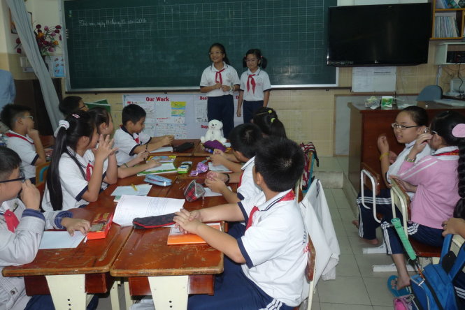 Học sinh lớp 5 Trường tiểu học Lương Thế Vinh, quận 7 trong một giờ học theo phương pháp mới. Ảnh: H.HG