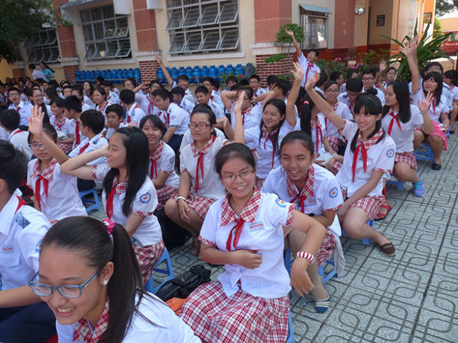 Học sinh trường THCS Hoàng Hoa Thám, quận Tân Bình. Năm nay học sinh lớp 9 thi vào lớp 10 sẽ thi sớm hơn năm trước 10 ngày - Ảnh: H.HG 