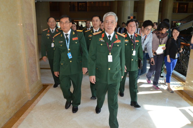 Đoàn đại biểu cấp cao Việt Nam gồm 12 thành viên do thượng tướng Nguyễn Chí Vịnh dẫn đầu sang dự Đối thoại Shangri-La ngày 29-5Ảnh: QUỲNH TRUNG