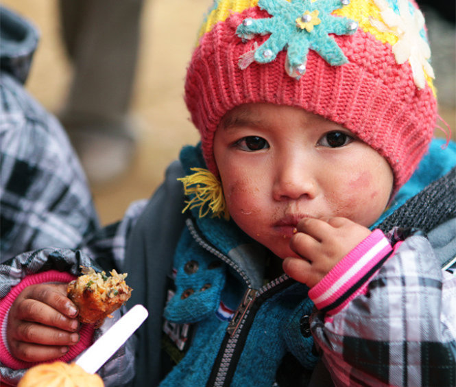 Bữa ăn của trẻ em vùng cao còn chưa được đảm bảo đầy đủ dinh dưỡng - Ảnh: Nguyễn Khánh