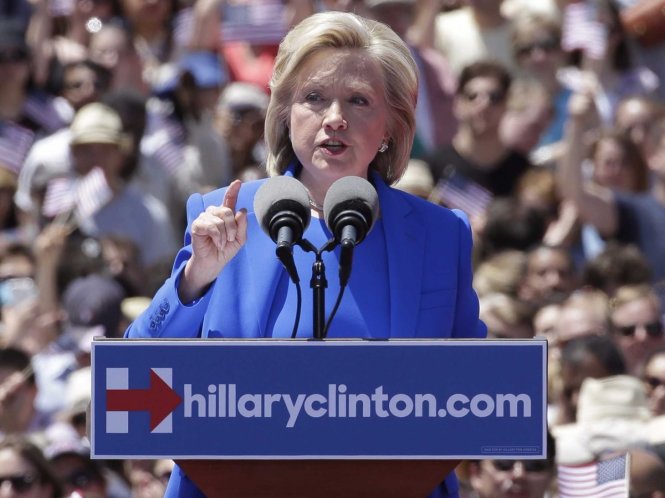 Bà Hillary Clinton trong buổi đọc diễn văn tranh cử đầu tiên - Ảnh: Instagram