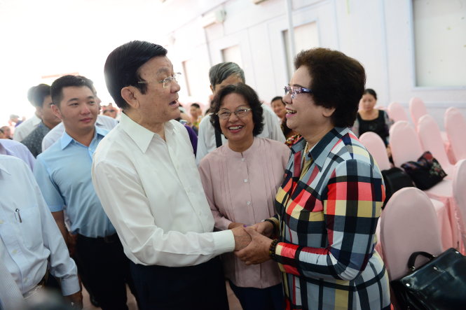 Chủ tịch nước Trương Tấn Sang trò chuyện với cử tri sáng 29-6- Ảnh: Quang Định