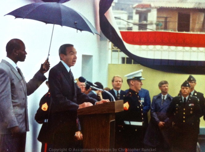 Ngoại trưởng Warren Christopher trong buổi lễ khánh thành đại sứ quán Mỹ tại Hà Nội - Ảnh tư liệu: CHRIS RUNCKEL