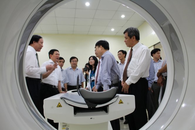 Máy chụp CT 128 lát cắt Siemens được trang bị tại Bệnh viện quốc tế Vinh Ảnh: D.H.
