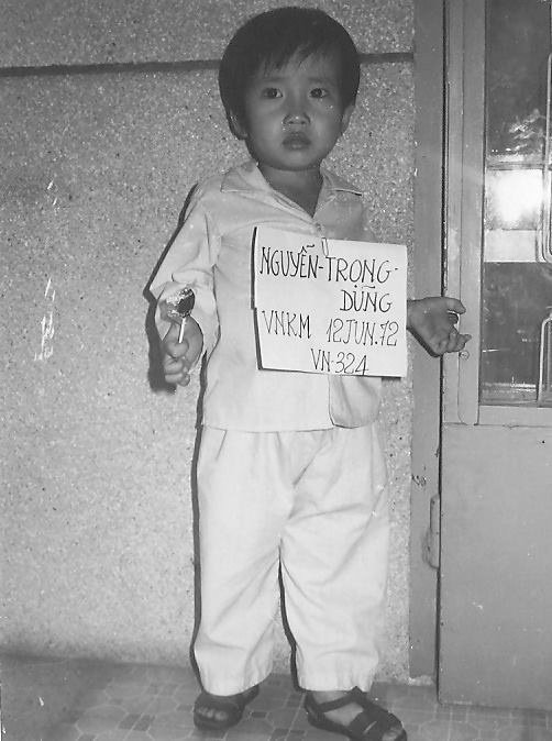 Bức ảnh chụp Nguyễn Trọng Dũng khi rời Việt Nam sang Mỹ (ảnh nhỏ) - Ảnh do nhân vật cung cấp