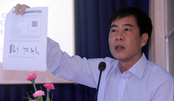 Theo ông Đỗ Quang Văn - giám đốc Chi nhánh Vận tải đường sắt Sài Gòn, sau khi mua vé tàu qua mạng, hành khách có thể tự in thẻ lên tàu - Ảnh: Q.Khải