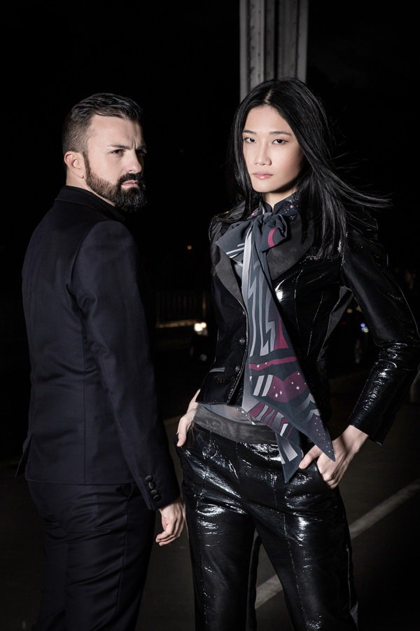 NTK Julien Fournié (trái) - thành viên Hiệp hội Thời trang cao cấp Pháp - sẽ có bộ sưu tập trình diễn trong đêm mở màn Tuần lễ thời trang quốc tế VN 2015 - Ảnh: Multimedia