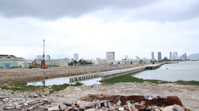 Một góc Nhà máy đóng tàu Sông Thu (cũ) nằm trên đường 2-9 TP Đà Nẵng - Ảnh: Hữu Khá