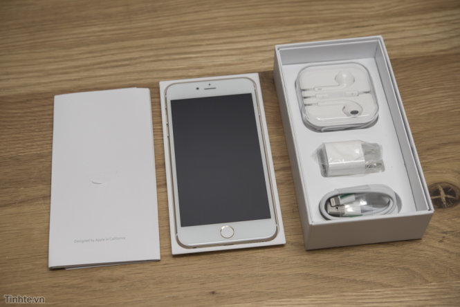 iPhone 6 Plus giả có hộp nhái theo đúng quy cách của điện thoại iPhone thật từ Apple - Ảnh: TinhTe