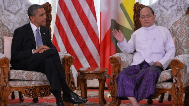Tổng thống Barack Obama hội đàm với Tổng thống Thein Sein tại thành phố Yangon - Ảnh: Getty Images