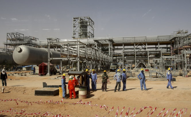Một giếng dầu ở Saudi Arabia - Ảnh: Reuters