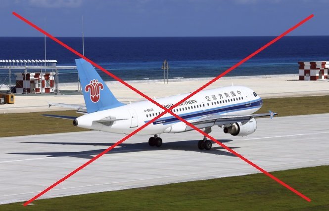 Máy bay dân dụng của Trung Quốc đáp xuống đường băng xây trái phép trên đảo Chữ Thập thuộc quần đảo Trường Sa của Việt Nam - Ảnh: Tân Hoa xã