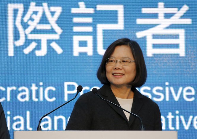 Bà Thái Anh Văn rạng rỡ thông báo thắng cử tại trụ sở đảng Dân Tiến Đài Loan. Ảnh: Reuters