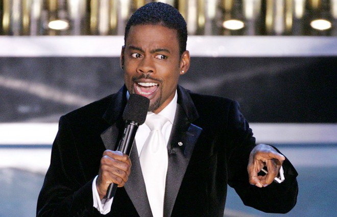 : Danh hài Chris Rock đang cân nhắc vị trí MC đêm trao giải sắp tới, bởi với chiều hướng tẩy chay ngày một lớn mạnh của diễn viên da màu, sự xuất hiện của anh trên sân khấu có thể gặp phản ứng dữ dội của đồng hương. Ảnh: Oscar.

