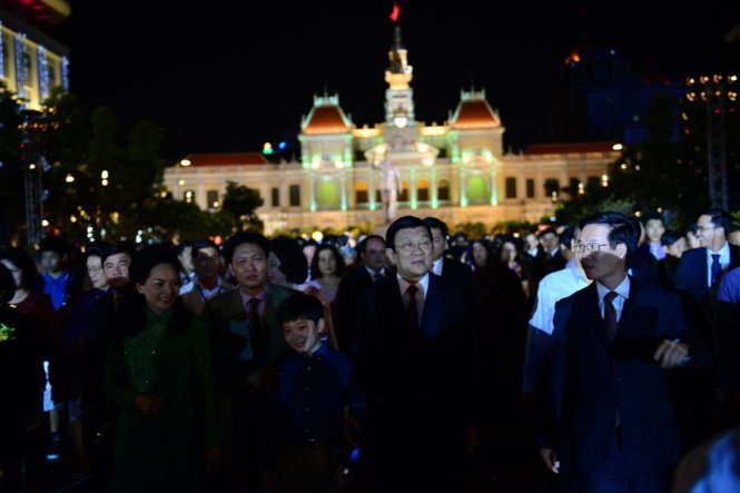 Chủ tịch nước Trương Tấn Sang tham dự khai mạc đường hoa Nguyễn Huệ tối 5