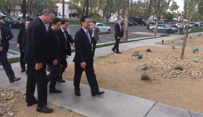 Thủ tướng Nguyễn Tấn Dũng đến khách sạn tại thành phố Palm Springs, tiểu bang California, chuẩn bị tham dự Thượng định Mỹ - ASEAN tại Sunnylands - Ảnh: D.A.