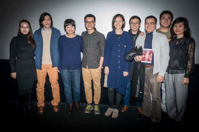 Phạm Ngọc Lân (thứ tư từ trái qua) và các thành viên trong đoàn làm phim Một thành phố khác tại LHP quốc tế Berlin - Ảnh: Vũ Mạnh Cường