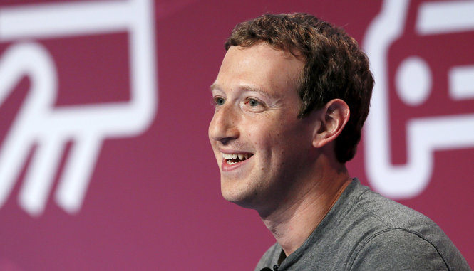 Nhà sáng lập Mark Zuckerberg lần đầu tiên lọt vào top 10 người giàu nhất thế giới - Ảnh: Reuters