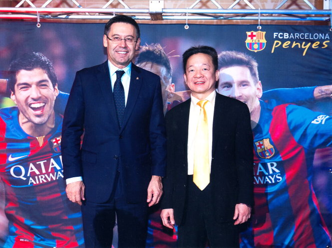 Ông Đỗ Quang Hiển đã có cuộc trao đổi và bàn thảo với chủ tịch CLB Barcelona Josep Maria Bartomeu - Ảnh: CTV