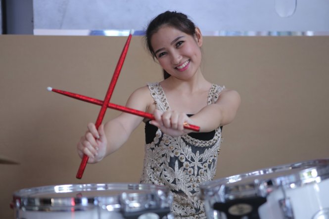Cô gái chơi trống Mi Ngân sẽ có mặt trong live show tối 11-3 - Ảnh: Tiến Đạt