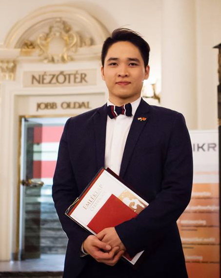 Ninh Đức Hoàng Long, hiện là du học sinh tại Hungary, vừa đoạt giải nhất tại cuộc thi opera quốc tế Simándy József International Singing Competition lần thứ 9 - Ảnh: Facebook nhân vật