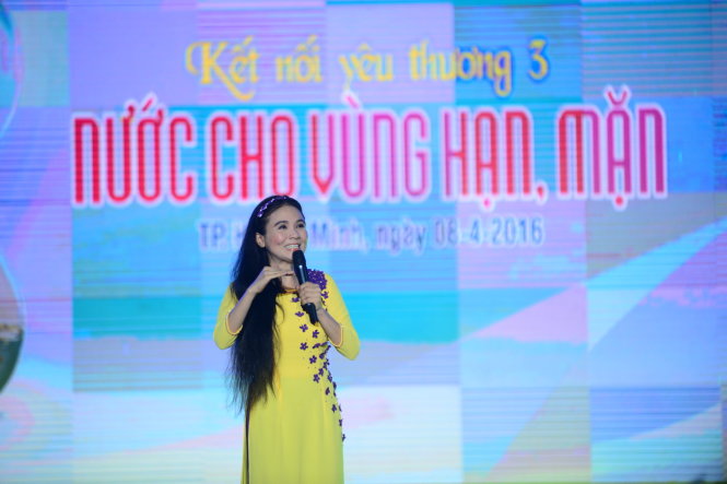 Nghệ sĩ Thanh Ngân trình diễn bài ca cổ Miền Tây quê tôi - Ảnh: Quang Định