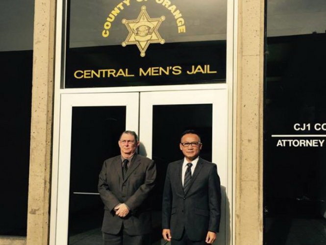 Luật sư Từ Huy Hoàng có mặt tại Văn phòng CJ-1 Central Jail sáng 15-4 (giờ địa phương) - Ảnh: The Tu Firm