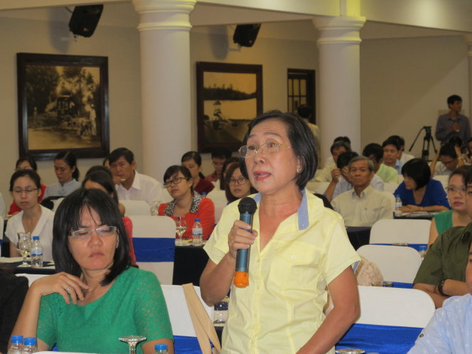 Bà Trần Lệ Thu, kế toán trưởng Công ty TNHH thương mại Hòa Thuận, nói sau các quy định mới đây về hoàn thuế GTGT, DN cứ phải liên tục giải trình hồ sơ, giấy tờ làm chậm quá trình hoàn thuế                  - Ảnh: A.H.