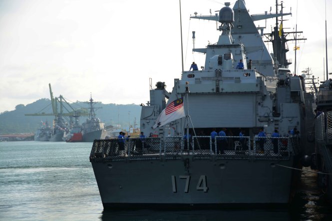 Tàu chiến Philippines ở cảng.