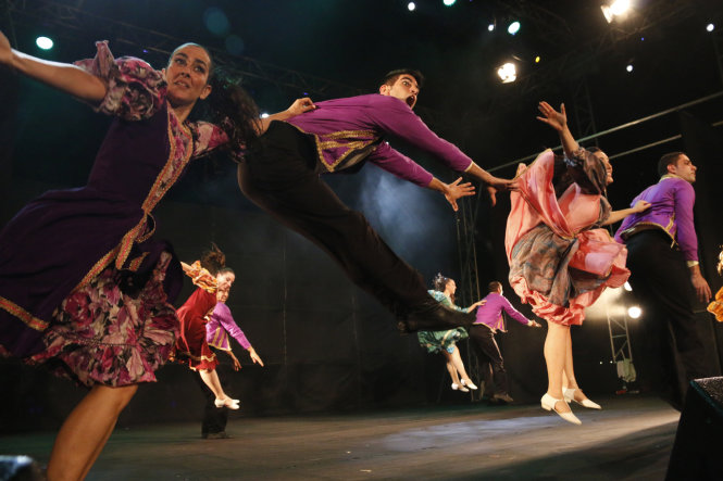 Vở Cadril - một vũ khúc vui nhộn của vũ đoàn Halleluya, Israel - Ảnh: Thái Lộc