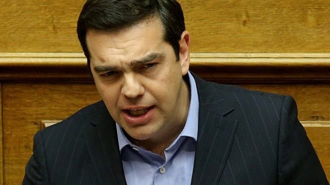 Thủ tướng Alexis Tsipras thoạt tiên được bầu vì tuyên bố thực thi chính sách chống khắc khổ, nhưng sau đó ông cũng đã chấp nhận các thỏa thuận để Hi Lạp nhận gói cứu trợ tài chính thứ 3 - Ảnh: EPA