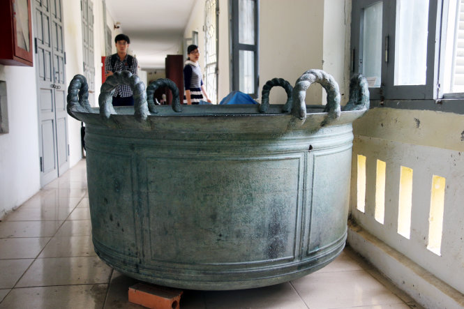 Vạc đồng thời Lê, bảo vật quốc gia do người dân bất ngờ đào được, nay thuộc Bảo tàng Thanh Hóa - Ảnh: Thái Lộc