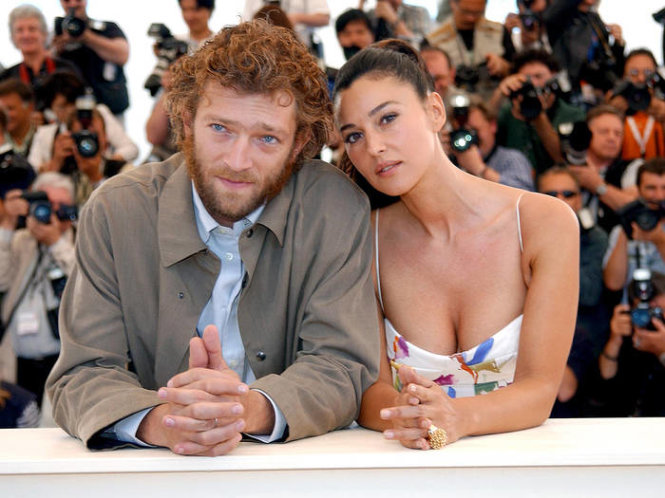 Vincent Cassel và Monica Bellucci tại Cannes năm 2002