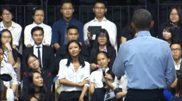 Suboi hát một đoạn rap khi nghe Tổng thống Obama yêu cầu trong sáng 25-5 - Ảnh cắt từ clip