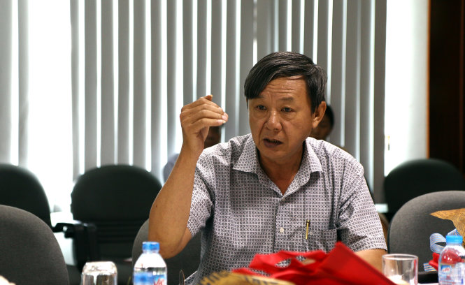 Ông Nguyễn Ngọc Giao - Phó phòng quản lý vận tải sở GTVT TP.HCM phát biểu trong buổi toạ đàm tại tòa soạn báo Tuổi Trẻ sáng 2-6 - Ảnh: NGỌC DƯƠNG