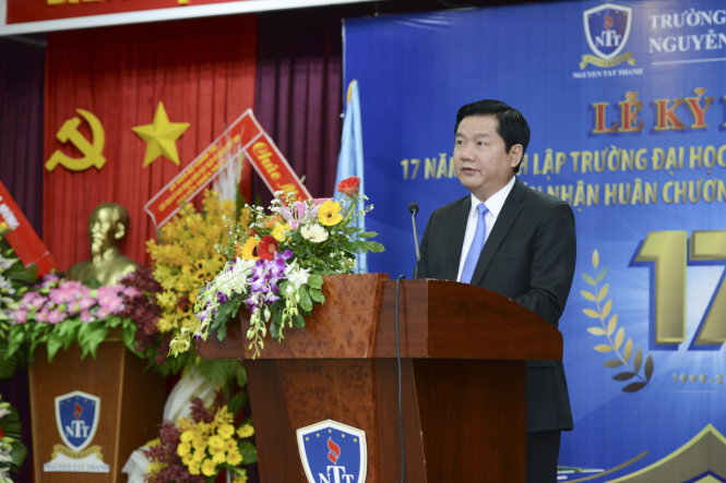 Bí thư Thành ủy TP.HCM Đinh La Thăng phát biểu tại lễ kỷ niệm 17 năm thành lập Trường ĐH Nguyễn Tất Thành. Ảnh: M.G
