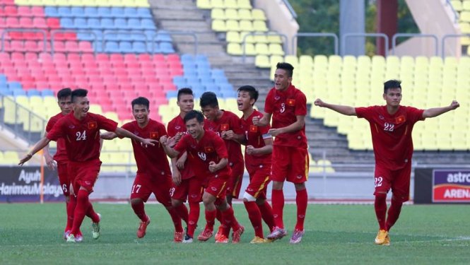 Niềm vui của các cầu thủ U-21 VN sau khi giành chiến thắng trên loạt sút luân lưu. Ảnh: Nations Cup